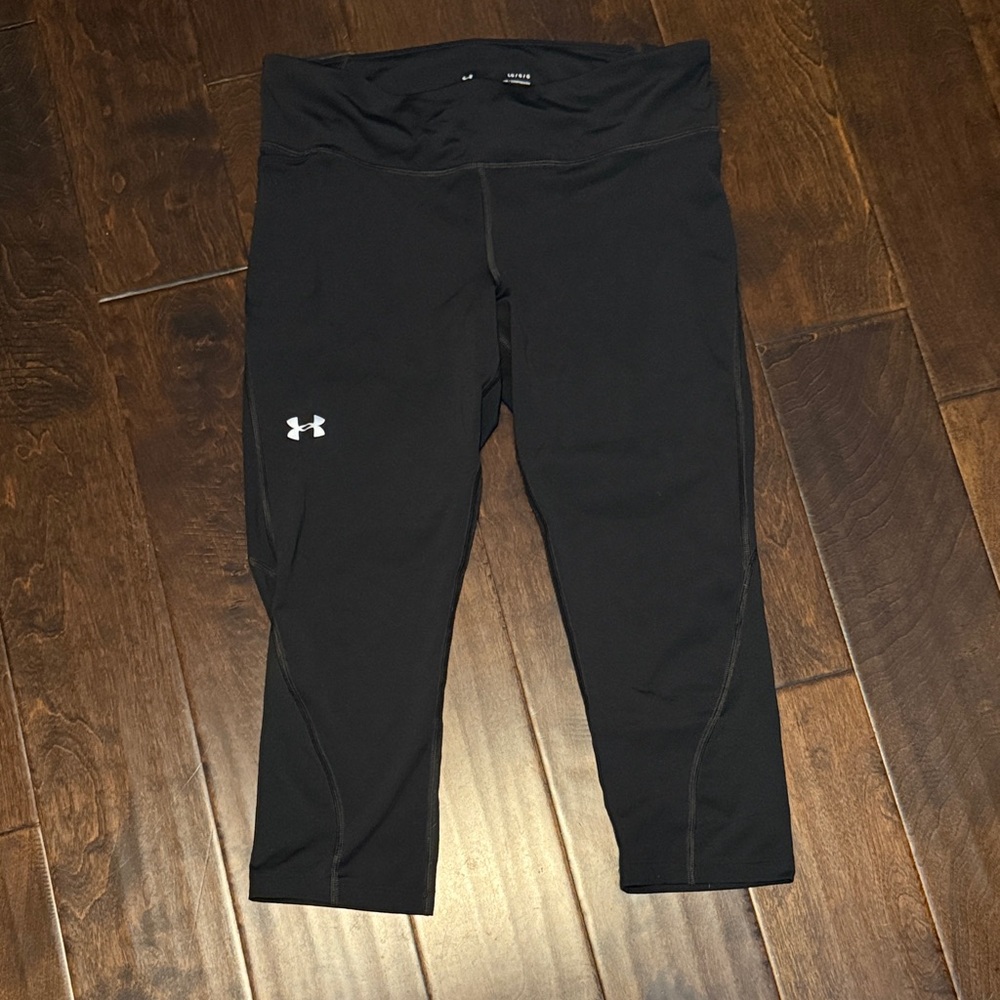 Under Armour Black Performance Capri Leggings - Picture 3 of 5